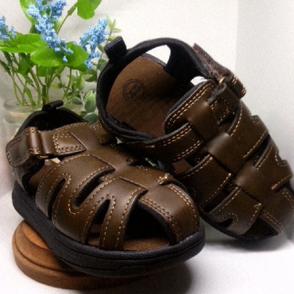 Wonder Nation Brown Fisherman Sandals with Velcro Closure